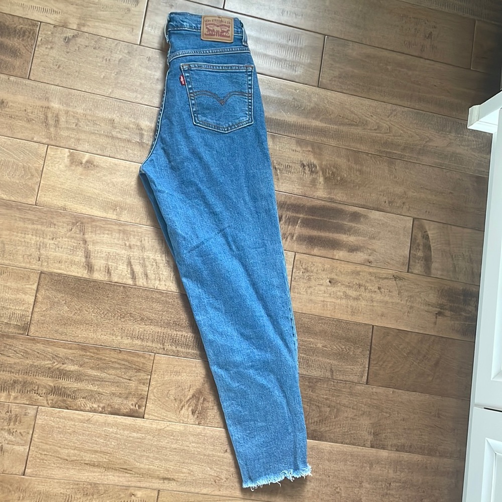 Levis mom jeans